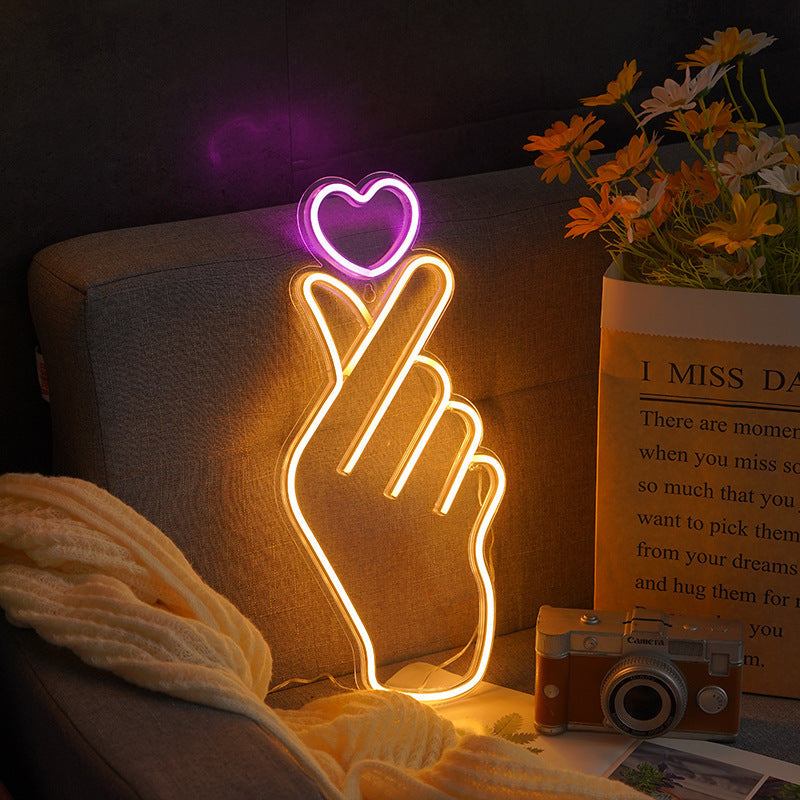 Heart-shaped LED indoor party bar light with warm white and pink glow, USB powered, holiday decoration